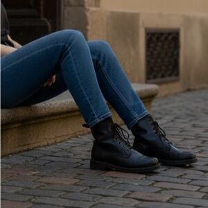 Waterproof La Canadienne lace-up bootie for women in size 8